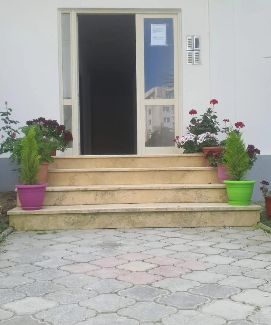 Flower Apartment Golem אלבניה